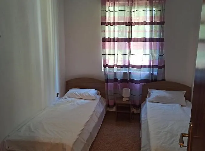 Private Nevena Pamporowo