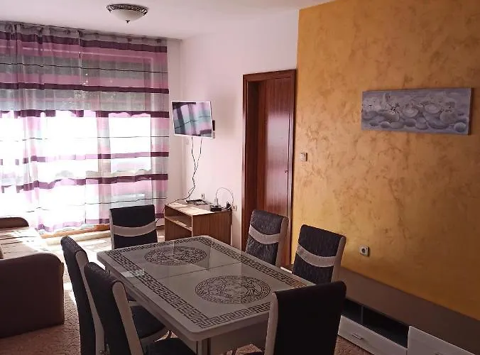 Private Nevena Pamporowo