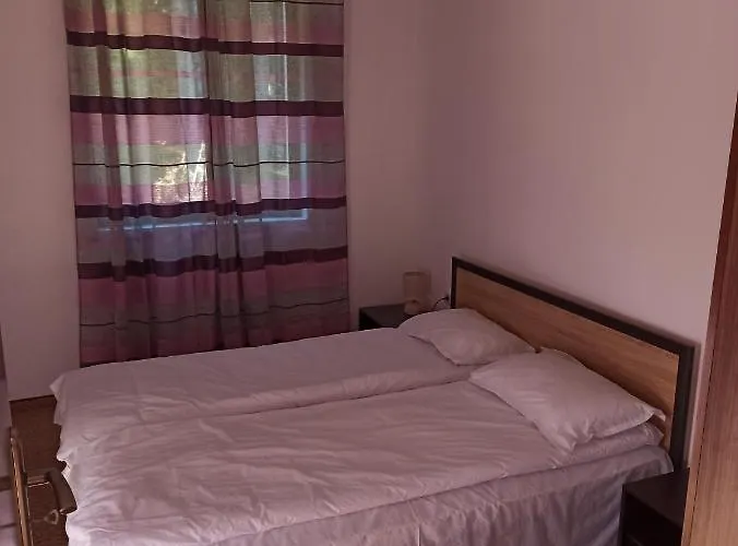 Private Nevena Pamporowo